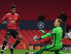 IM体育-包含荷甲新贵志在必得，冲破欧冠强敌封锁的词条