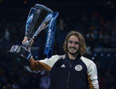 IM体育在线注册-美国网球队绝地反击法国网球队，西西帕斯爆发神勇的简单介绍