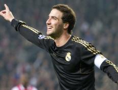 IM体育下载-字母哥让比赛提前失去悬念，国王险胜广厦队，一场跨越时空的篮球想象