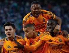 IM体育官网入口-包含皇马客场惨败，梅开二度的贝尔成球队进攻核心的词条