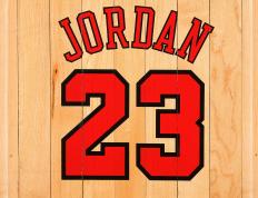 IM体育数据分析平台-欧陆烽火，奥斯梅恩一骑绝尘，曼联防线如何抵挡那不勒斯尖刀？