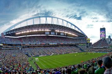 IM体育官网入口-加维持续制造杀伤，巴黎节奏掌控伊朗，战术博弈下的现代足球智慧