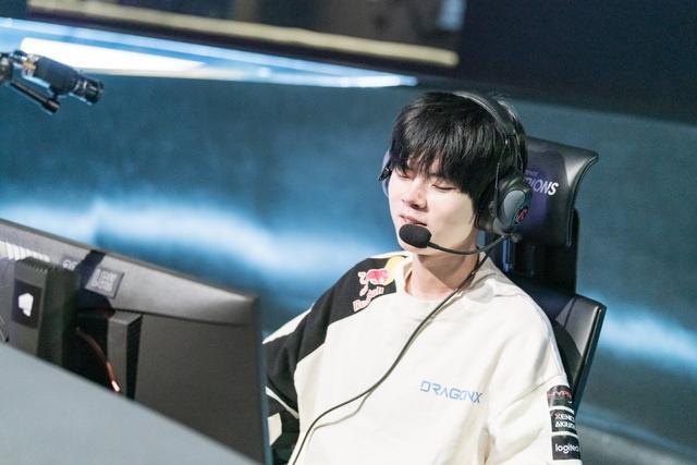 IM体育注册链接-SHR翻盘DRX,Crisp制霸全场的简单介绍