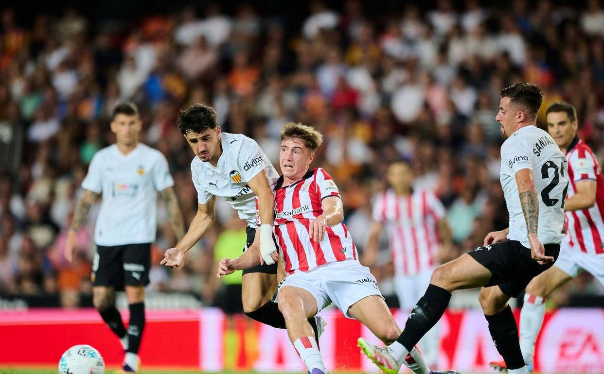 IM体育官方平台-瓦伦西亚险胜皇马,阿尔巴关键制胜的简单介绍