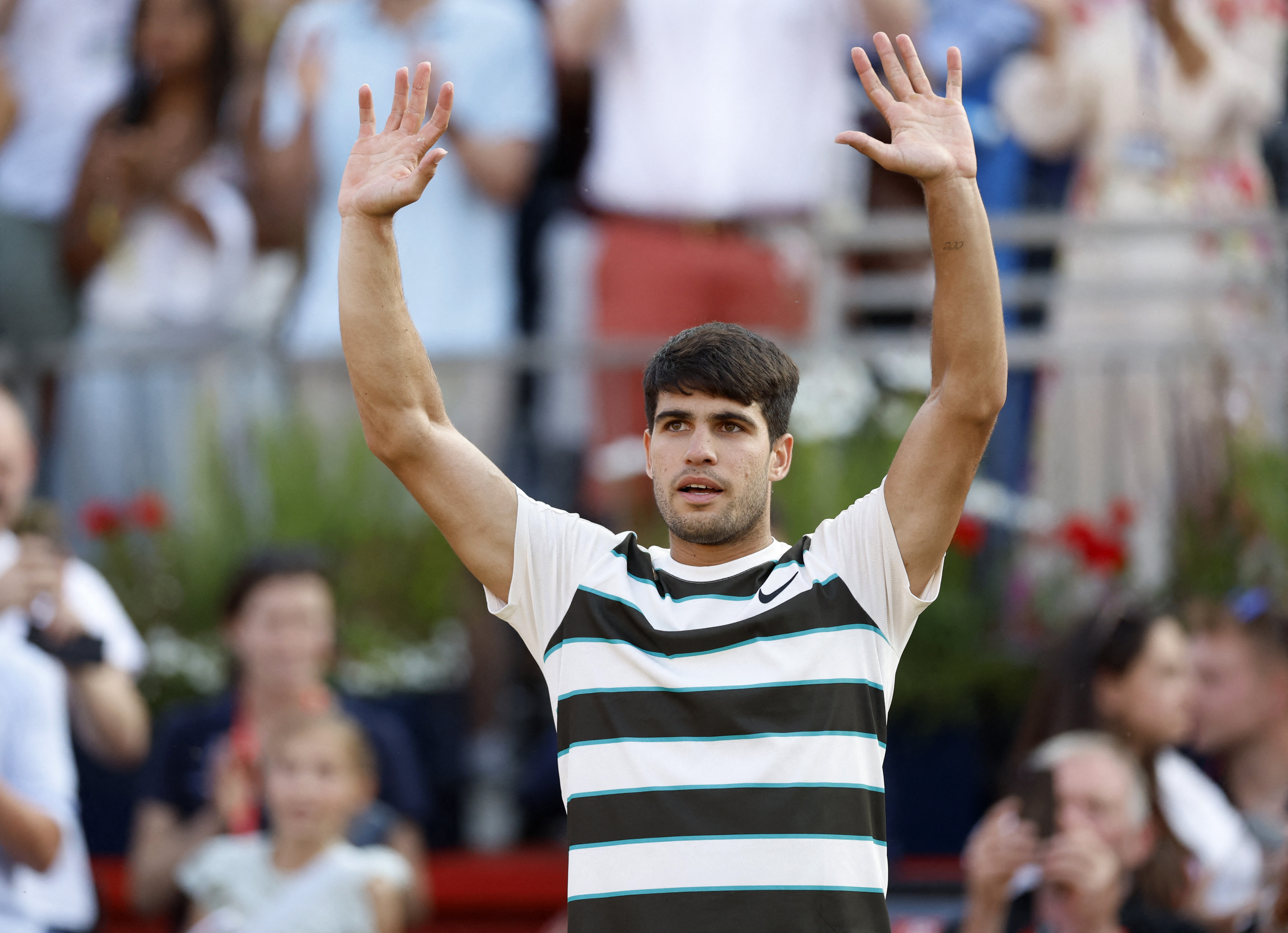 IM体育App下载-法国网球队险胜日本网球队,阿尔卡拉斯制霸全场的简单介绍