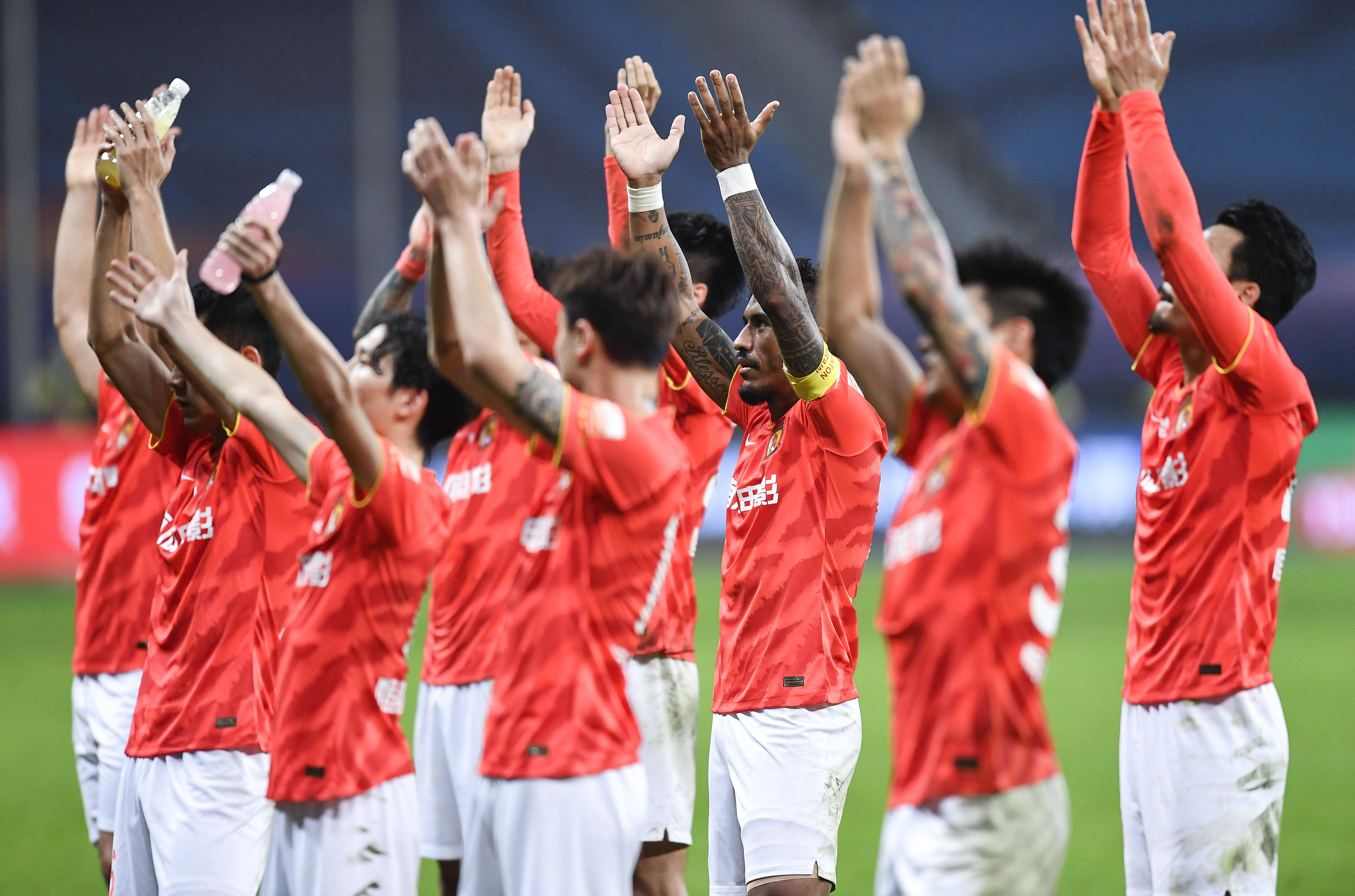 IM体育官网入口-广州恒大客场击败河北华夏幸福,领跑中超