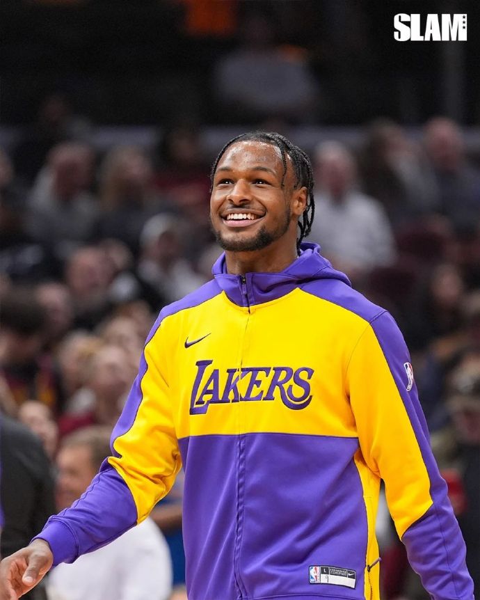 IM体育app-湖人完胜浙江队，米切尔统治全场