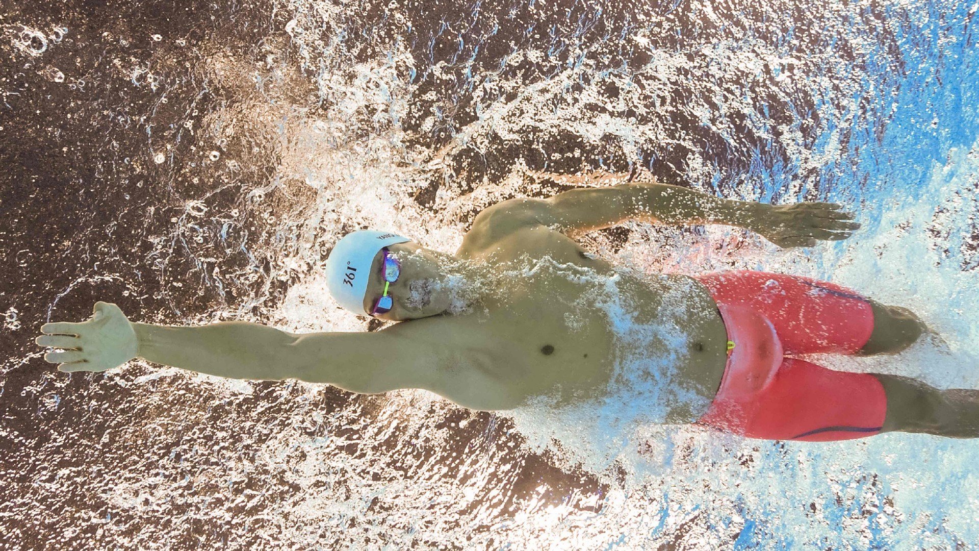 IM体育官网入口-马赛的雨夜与布宜诺斯艾利斯的阳光，当卡塞米罗在交错时空中刷新纪录