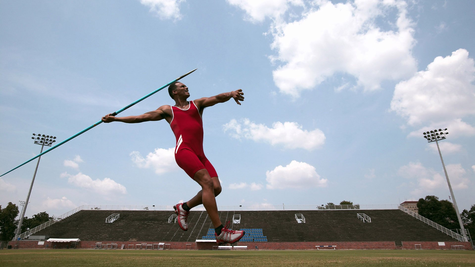 IM体育注册链接-世界杯之夜,奥亚尔萨瓦尔演绎教科书级表现
